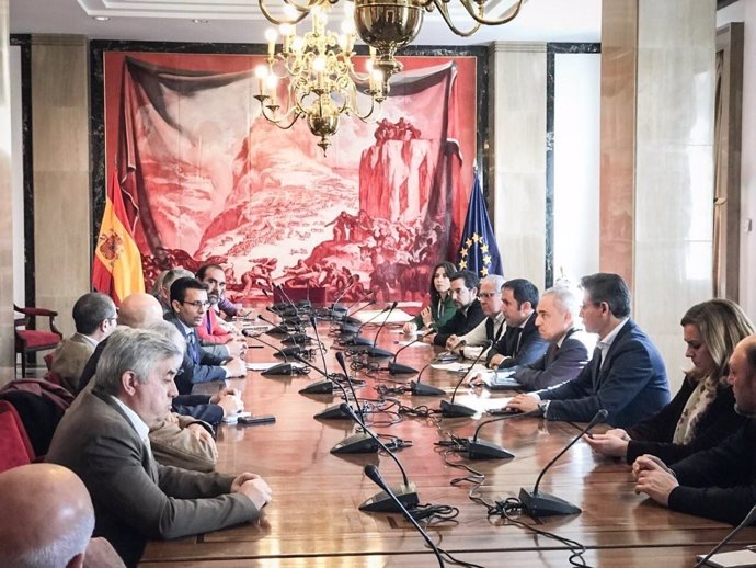 Reunión en el Congreso sobre la situación ferroviaria en Granada