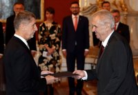 El primer ministro checo apoya al presidente Zeman de cara a su reelección