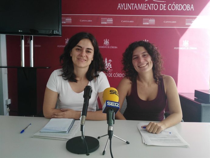 María de los Ángeles Aguilera y Vicky López