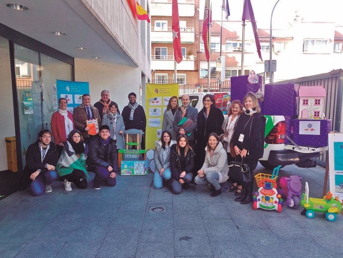 Ima+Np La Solidaridad De Los Vecinos De Pozuelo Consigue Reunir Más De 700 Cajas