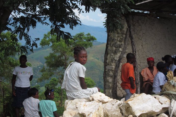 Niña en una zona rural de Haití