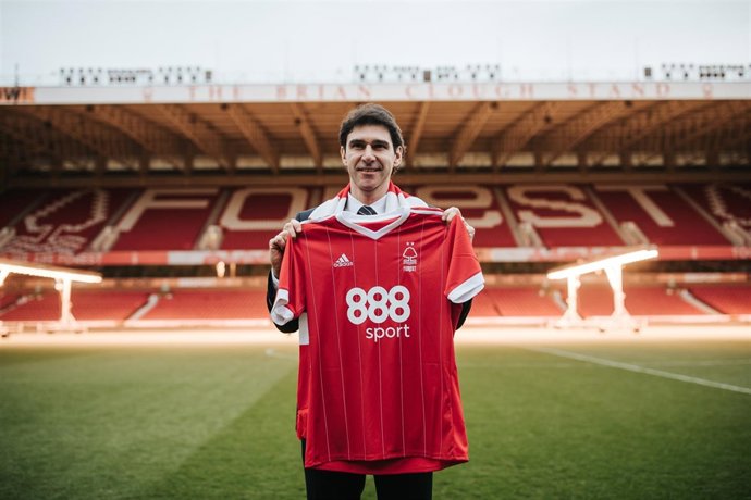 Aitor Karanka se presenta con el Nottingham Forest