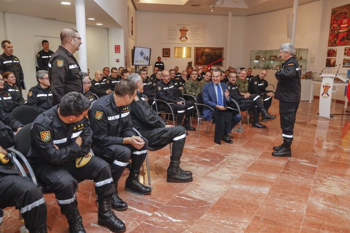 Agustín Conde, secretario de Estado de Defensa, visita a la UME