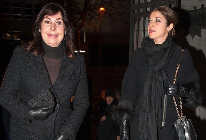 CARMEN MARTÍNEZ BORDIÚ CON SU HIJA