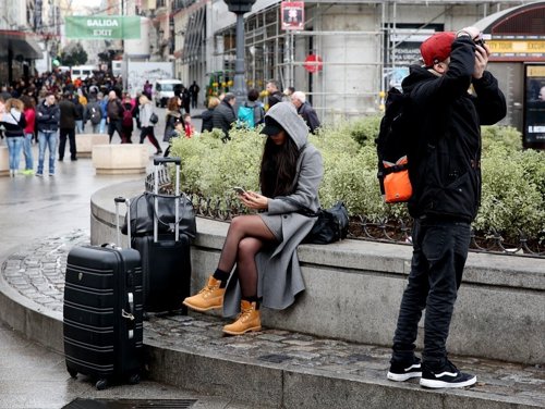 Turistas pasan la Navidad en Madrid