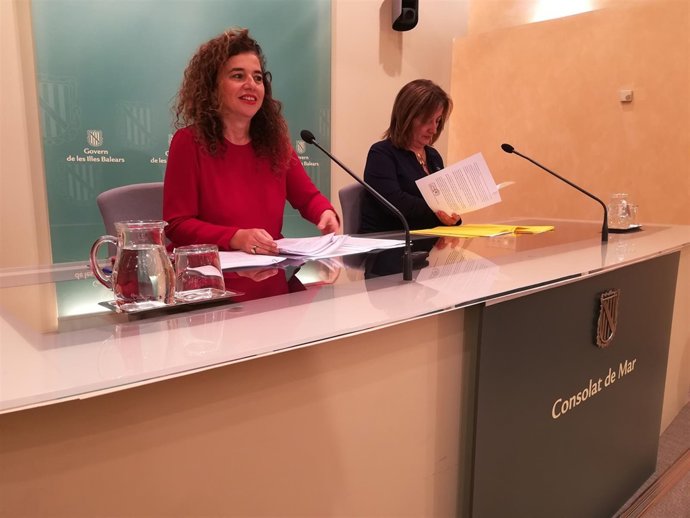 Pilar Costa Y Fanny Tur