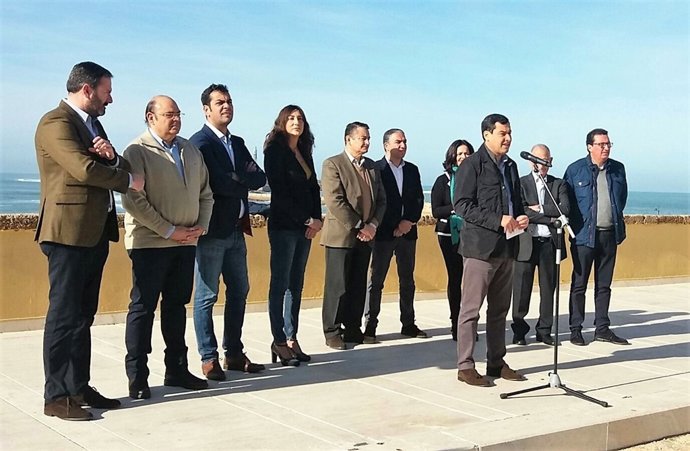 Juanma Moreno con los presidentes provinciales del PP en Andalucía