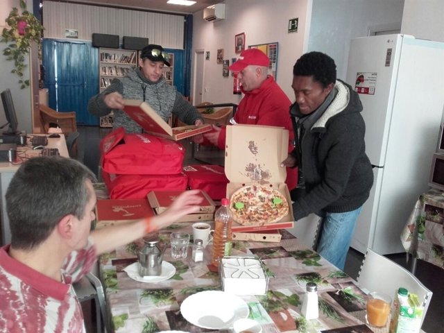 Oleada de donaciones de pizza