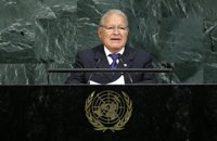 El Salvador exige "respeto a su dignidad" y traslada su protesta por las palabras de Trump