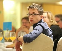 Pablo Iglesias pide a Errejón que "se ponga a trabajar desde ya para ganar la Comunidad de Madrid" en 2019