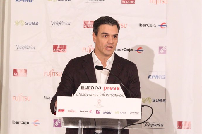 Pedro Sánchez presenta a Iceta en el Desayuno de Europa Press