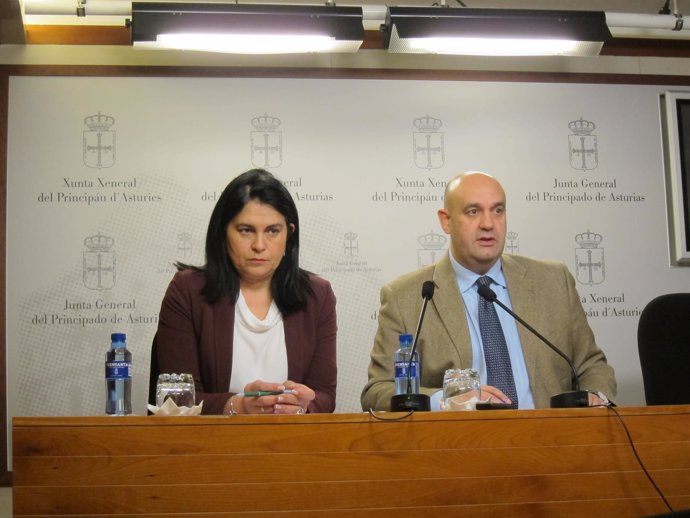 Los diputados de Foro Asturias en la Junta General Pedro Leal y Carmen Fernández