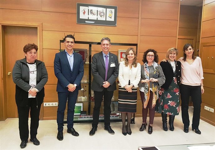 Reunión del Colegio de Fisioterapeutas con la Consejería de Salud