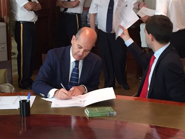 El PP se lanza a la captura del voto exterior ante las