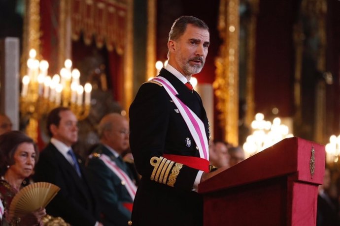 El Rei a la Pasqua Militar al costat dels reis Juan Carlos i Sofia