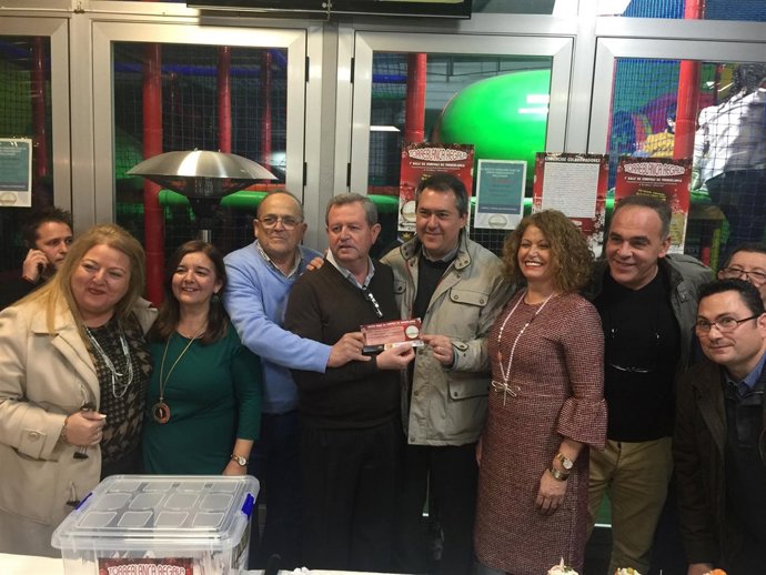 Promoción Comercio De Proximidad. Nota De Prensa Y Fotografía.