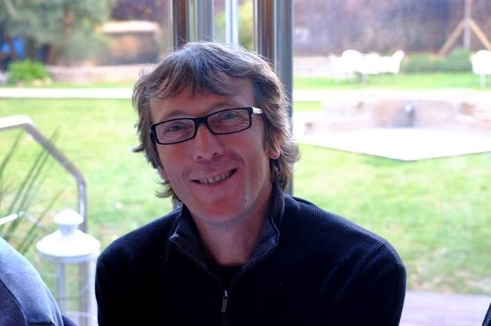 El poeta valenciano José Iniesta