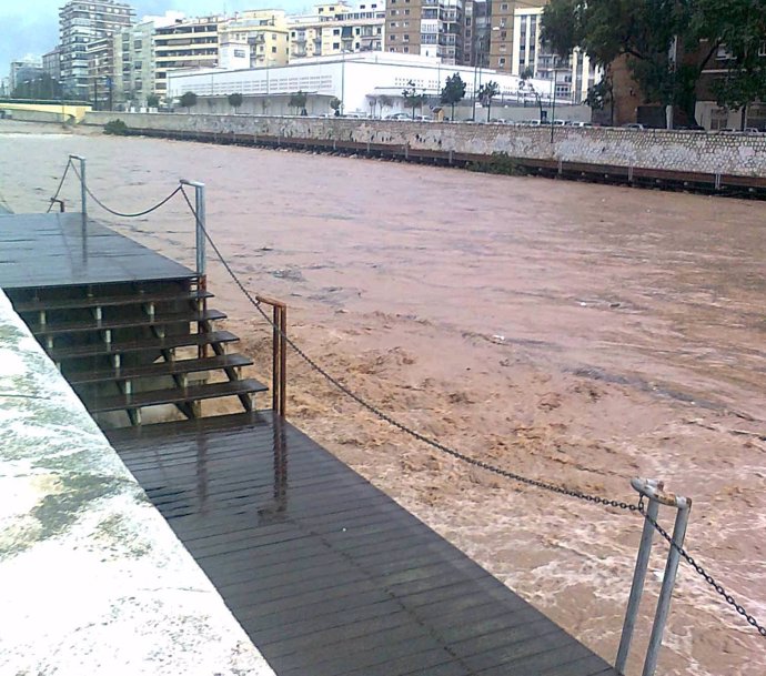 Río Guadalmedina tras la tromba de agua en Málaga capital
