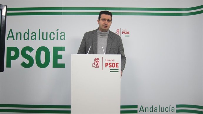 El senador y coordinador del grupo parlamentario del PSOE onubense, Amaro Huelva