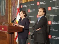 Colau pide responsabilidades y explicaciones a Mas, Puigdemont, Rull y Turull