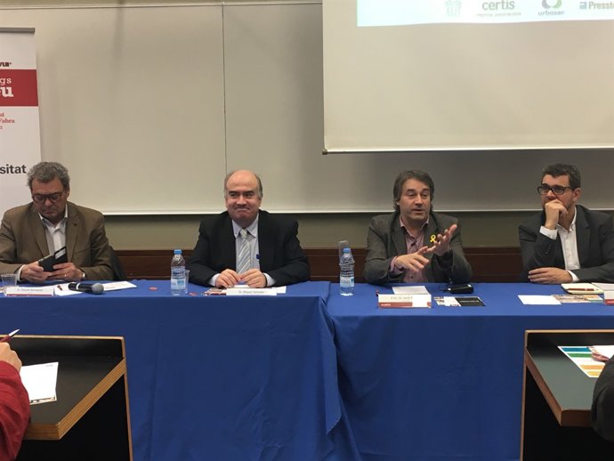 I.Berraondo, M.Salvador, J.Munell (alcalde de Ripoll) i L.Faneca