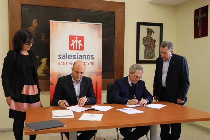 Firma de un convenio de colaboración entre Salesianos y Festo