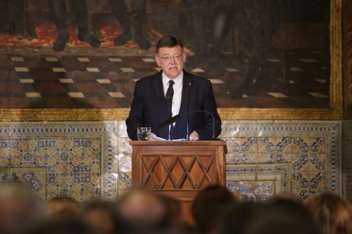 Puig durante la entrega del Premio Convivencia en el Palau