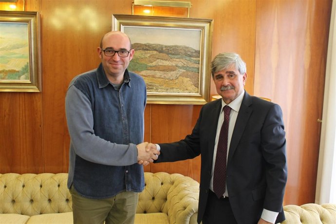 LEón: el cocinero Juan José Pérez (I) y el rector de la ULE (D)