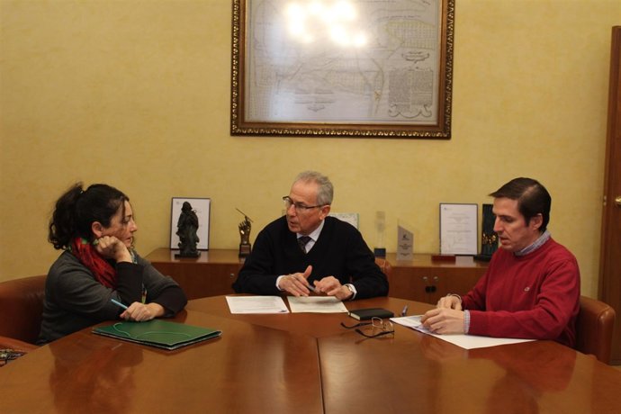 Nota Y Foto: Grupos Ecologistas De La Cuenca Del Segura Plantean Sus Propuestas 