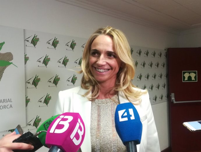 La Presidenta De La Fehm, María Frontera