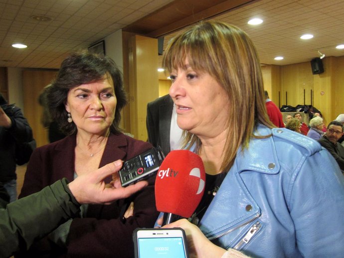 Carmen Calvo y Teresa López Viejo, en la sede del PSOE                 