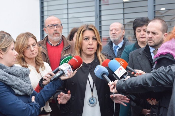 Susana Díaz hace declaraciones a los periodistas