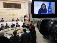 Oltra aboga por crear una identidad valenciana basada en el "patriotismo de la gente" en torno al bienestar social