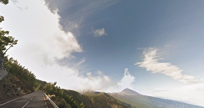Carretera de acceso al Teide