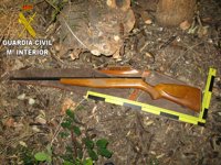 Detenido un hombre por disparar contra personas que se encontraban en un bar de Turís