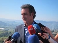 Martín ve un "hito" la nueva ruta de ferry Santander-Cork