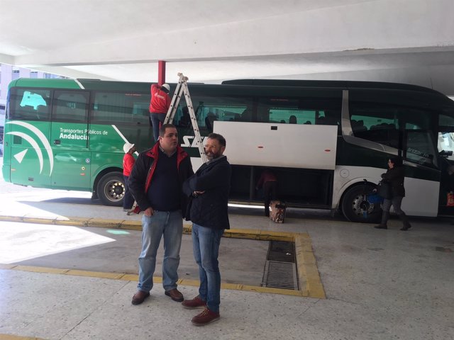 Torres y Valdivielso conocen las mejoras de la estación de autobuses de Martos.