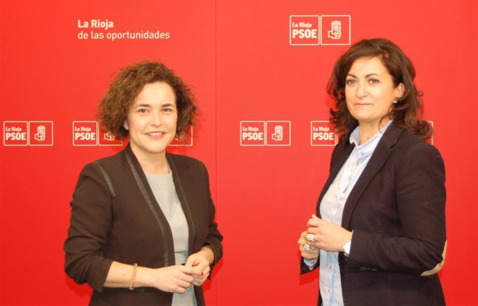 Las portavoces socialistas Concha Andreu y Beatriz Arráiz