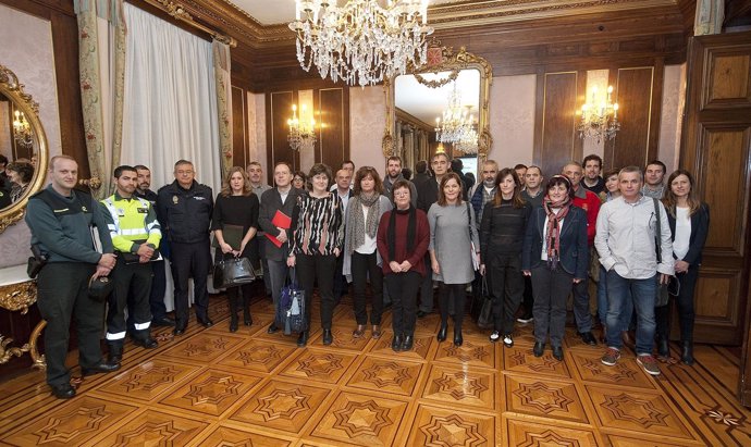 Integrantes de la Comisión de Protección Civil reunida hoy en el Palacio Foral.