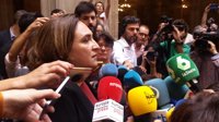 Colau contesta a Rajoy que "los recursos al TC no han arreglado nada", pero rechaza que se gobierne desde Bruselas