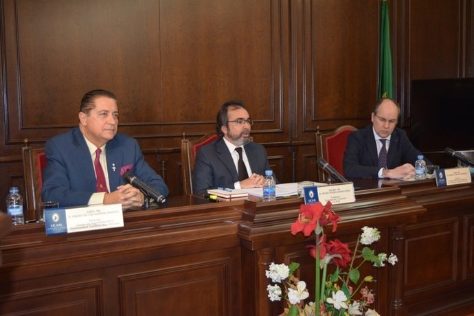 El consejero de Presidencia y Fomento, Pedro Rivera, en el Foro UCAM