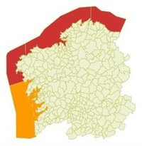 La costa de A Coruña y Lugo estarán este miércoles en alerta roja por olas de más de ocho metros