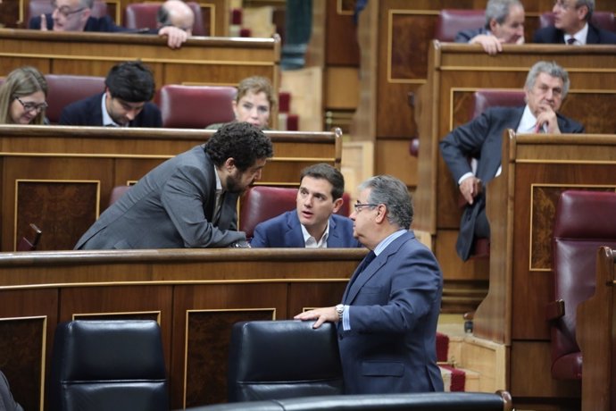 Miguel Gutiérrez, Albert Rivera y Zoido en el Congreso