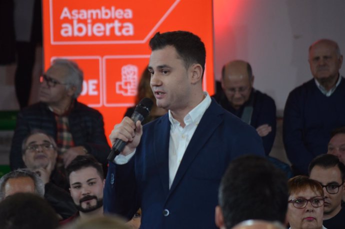 El l secretario general del PSOE en León, Javier Alfonso Cendón.