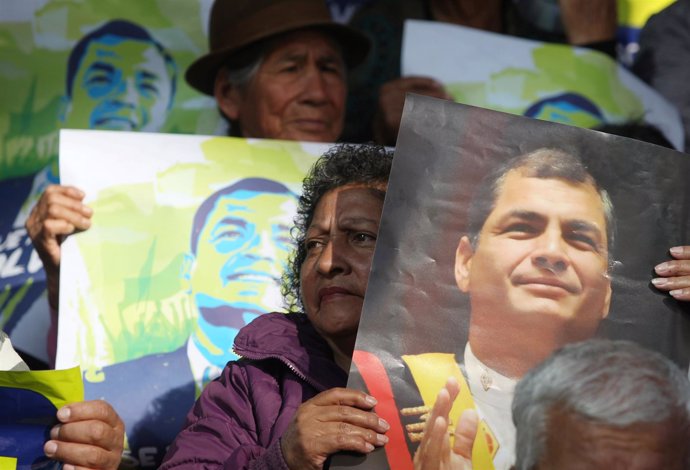 Simpatizantes del ex presidente ecuatoriano Rafael Correa