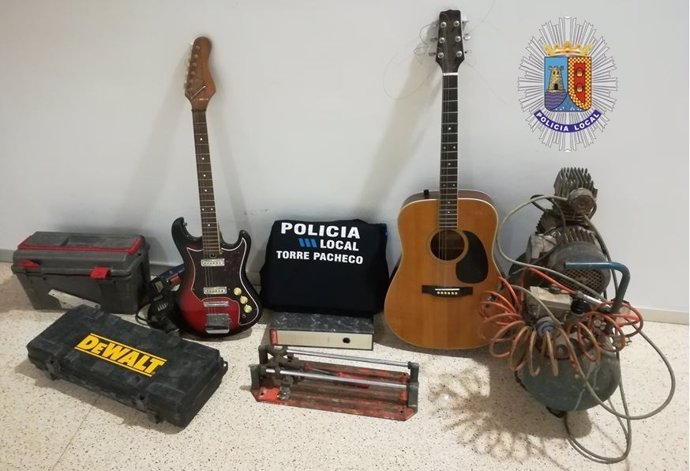 Imagen de los objetos intervenidos por la Policía Local