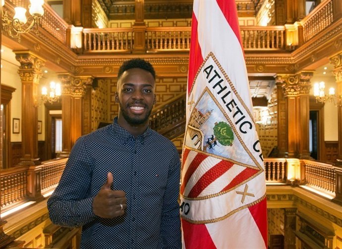 Iñaki Williams renueva con el Athletic