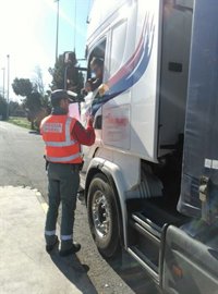 Denunciado en Imarcoain un camionero por conducir 18 horas en un día
