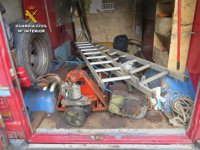 Detenidos un hombre y su hijo cuando robaban chatarra en Agolada (Pontevedra)