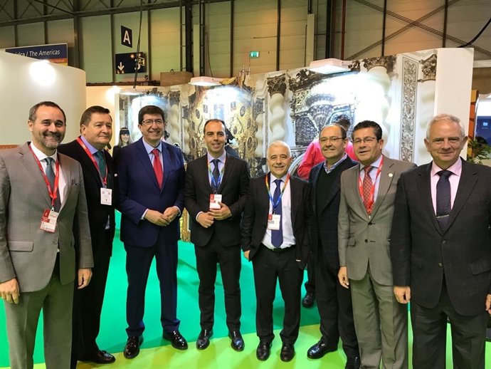 Visita de Juan Marín (Cs) a Fitur